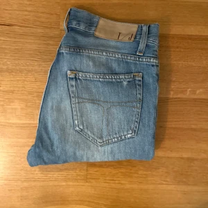 Tiger of sweden jeans Blå - Säljer Tiger of sweden jeans i storlek W29 L32, modell Pistolero. Mycket bra skick. Vid frågor är det bara att kontakta 🙏🏼