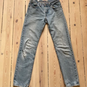 Jeans - Levis middy straight 24. Passar mig som är 169