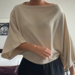 Viral Nelly topp - Aldrig använt, ny utan prislapp. 