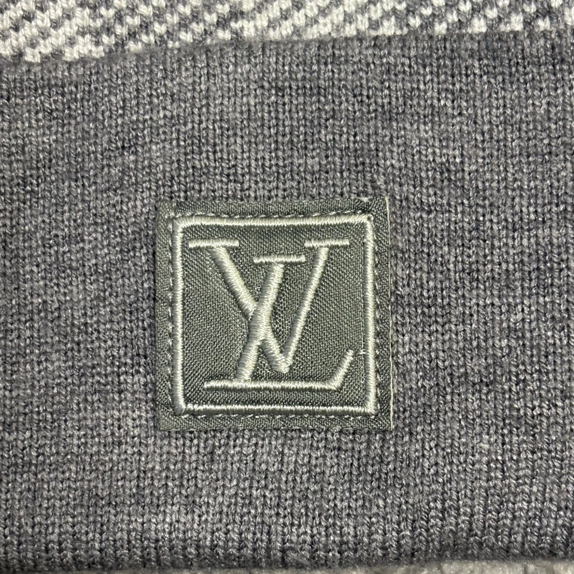 Grå rutig mössa från Louis Vuitton - 2