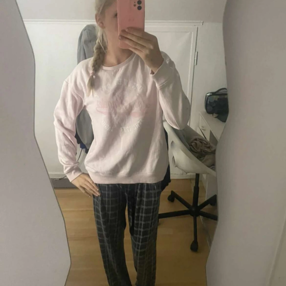 Ljusrosa sweatshirt