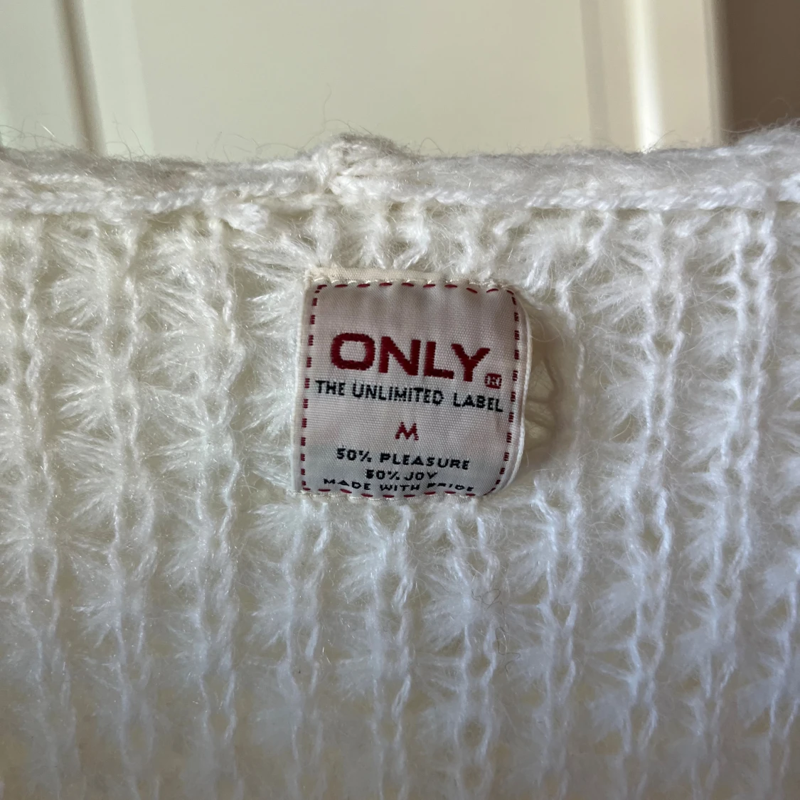 Vit stickad kofta med luva - 2