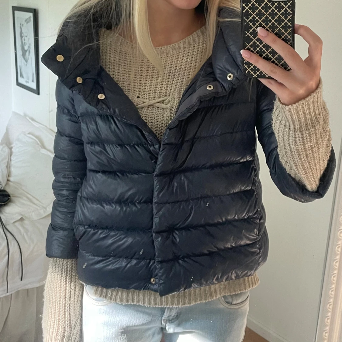 Mörkblå pufferjacka från Herno