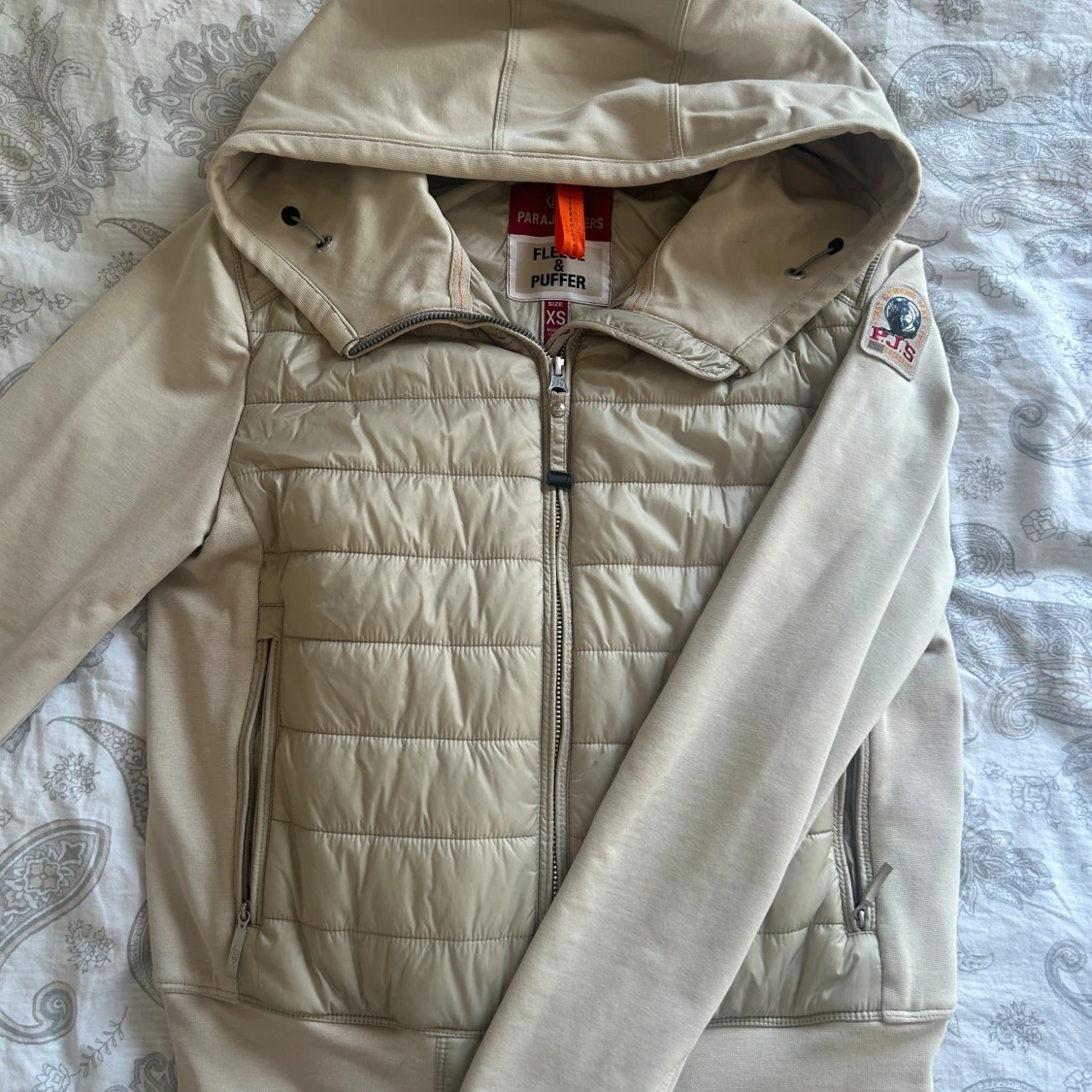 Beige cardigan från Parajumpers