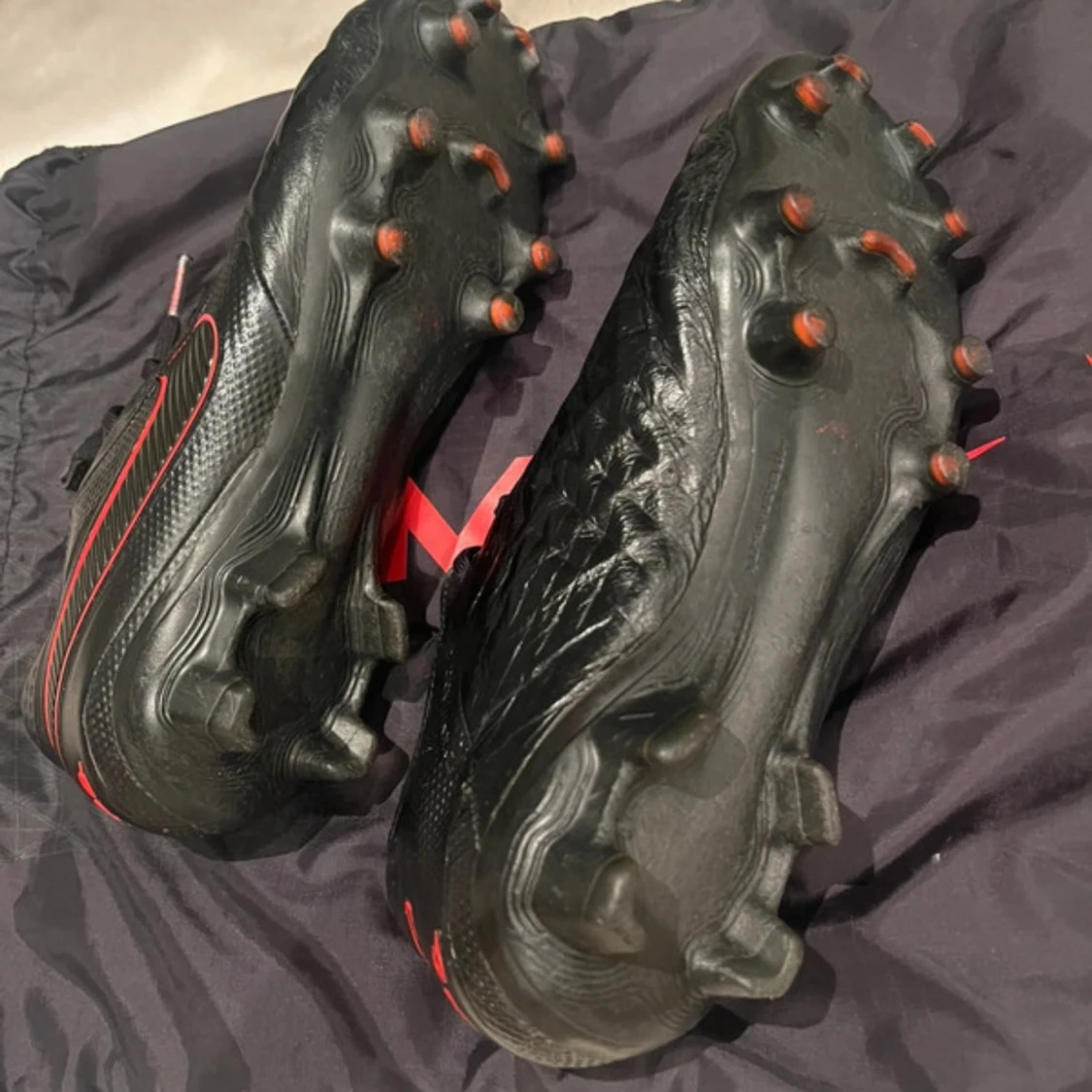 Nike Tiempo svarta fotbollsskor - 2