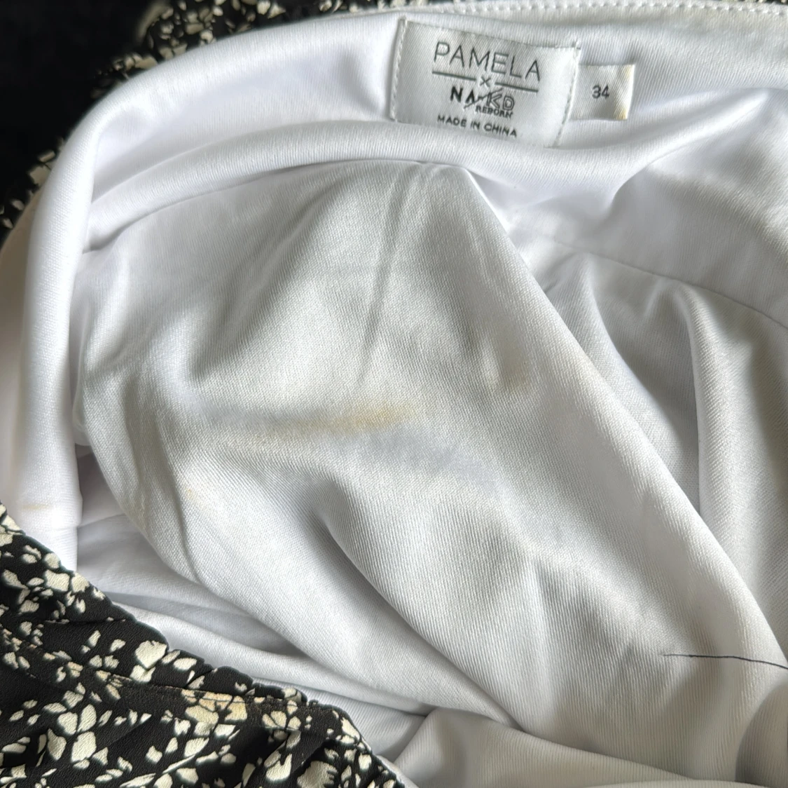 Svart blommig kortklänning NA-KDxPAMELA - 3