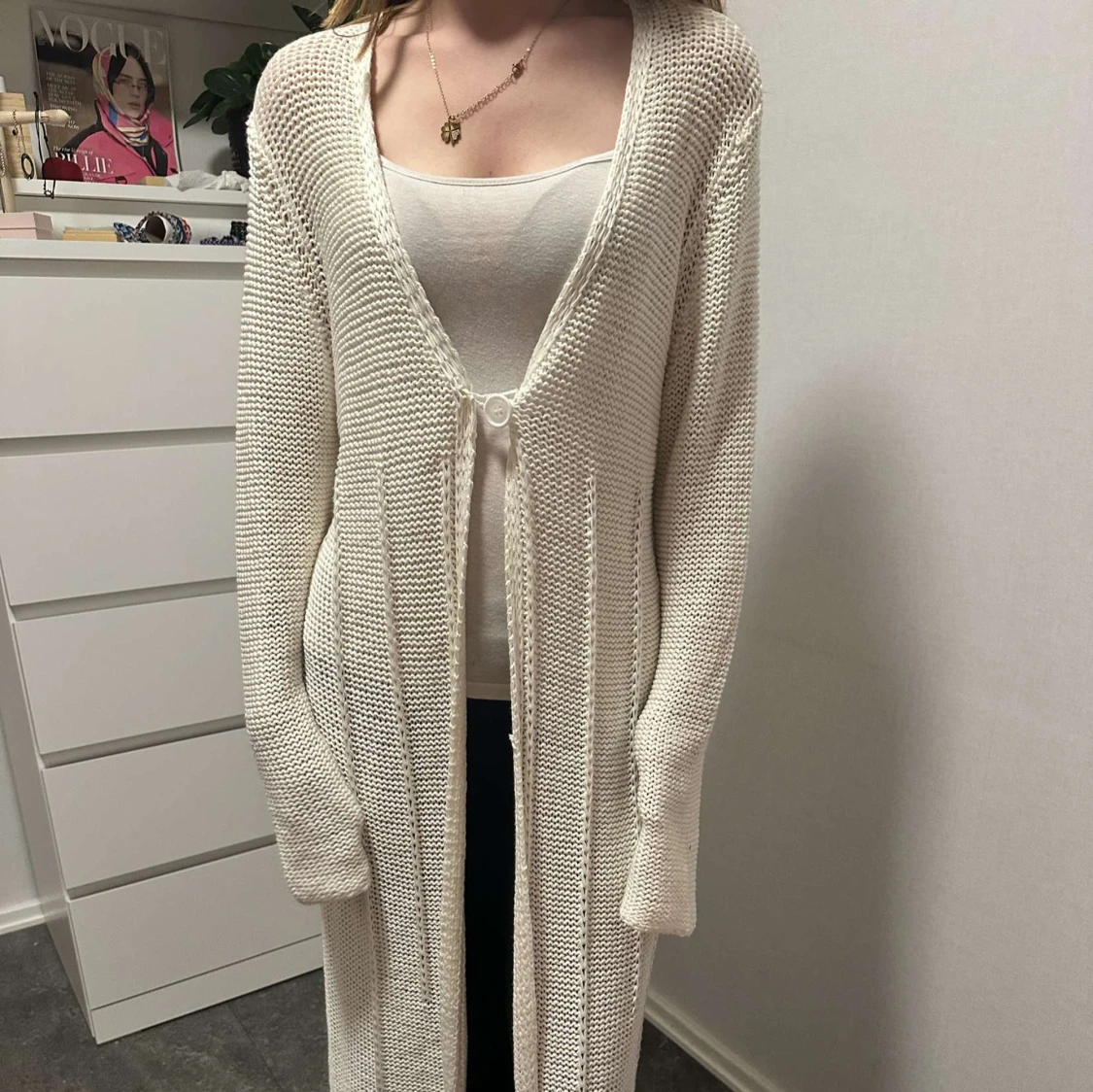 Lång beige stickad kofta