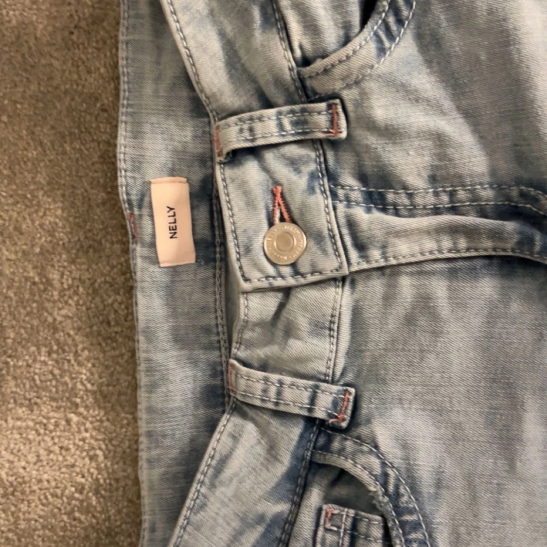 Ljusblå ripped jeans från Nelly - 2