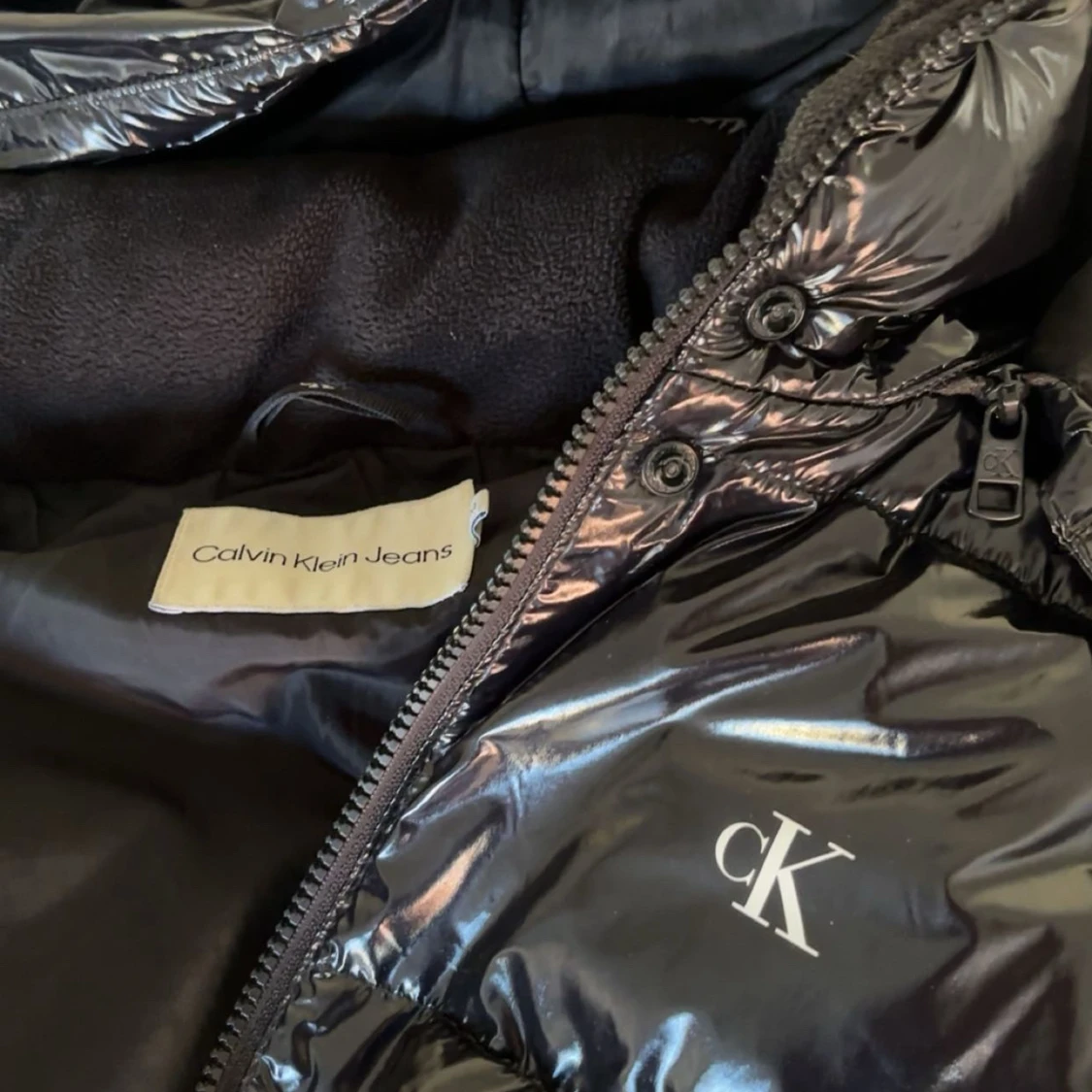 Svart pufferjacka från Calvin Klein - 2