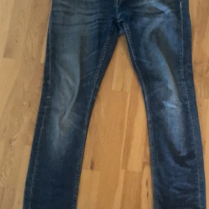 Tiger of Sweden jeans - Tiger of Sweden jeans i mycket bra skick strl 29/32 . Modell : pistolero 
