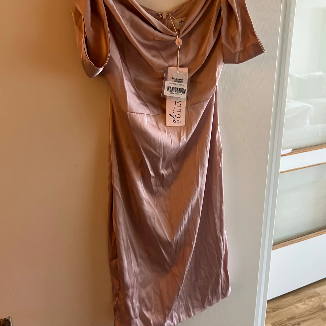 Champagnefärgad långklänning Oh Polly - 1