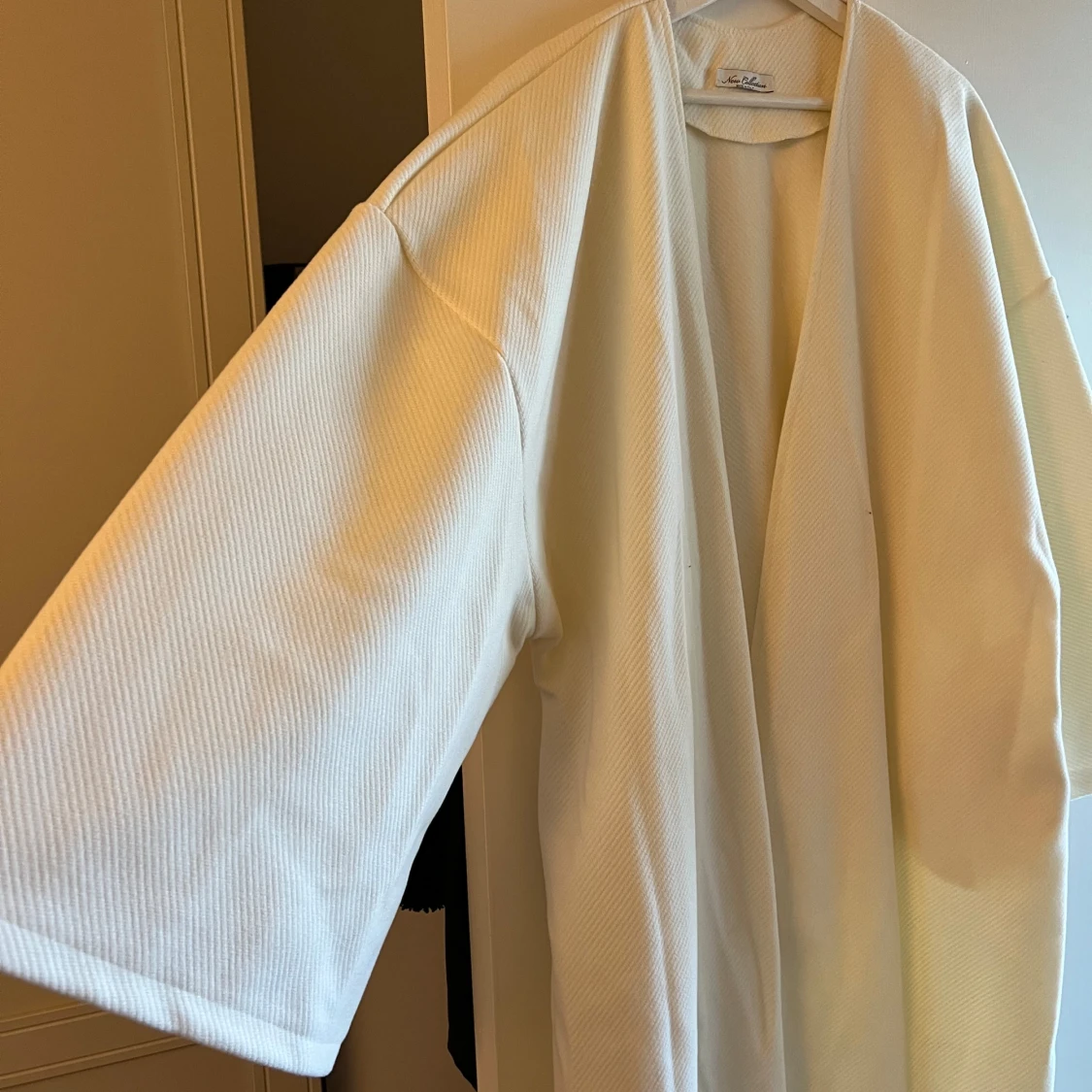 Vit öppen kappa - 2