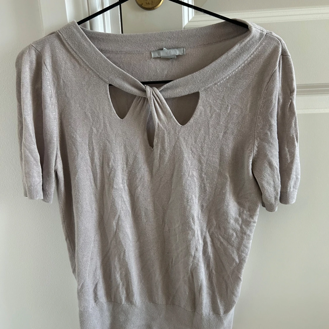 Beige stickad topp med knyt från H&M - 1