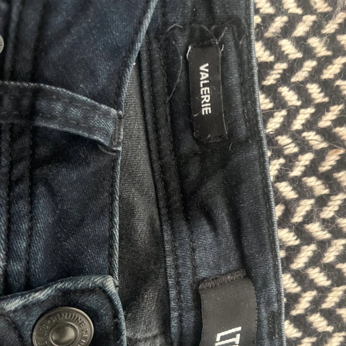 Mörkblå jeans från LTB Valerie - 1