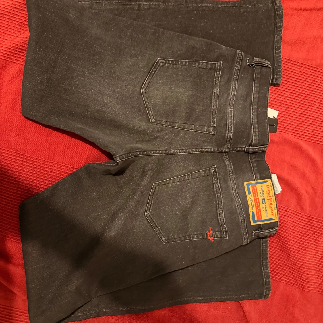 Svarta jeans från Diesel helt nya  - 1