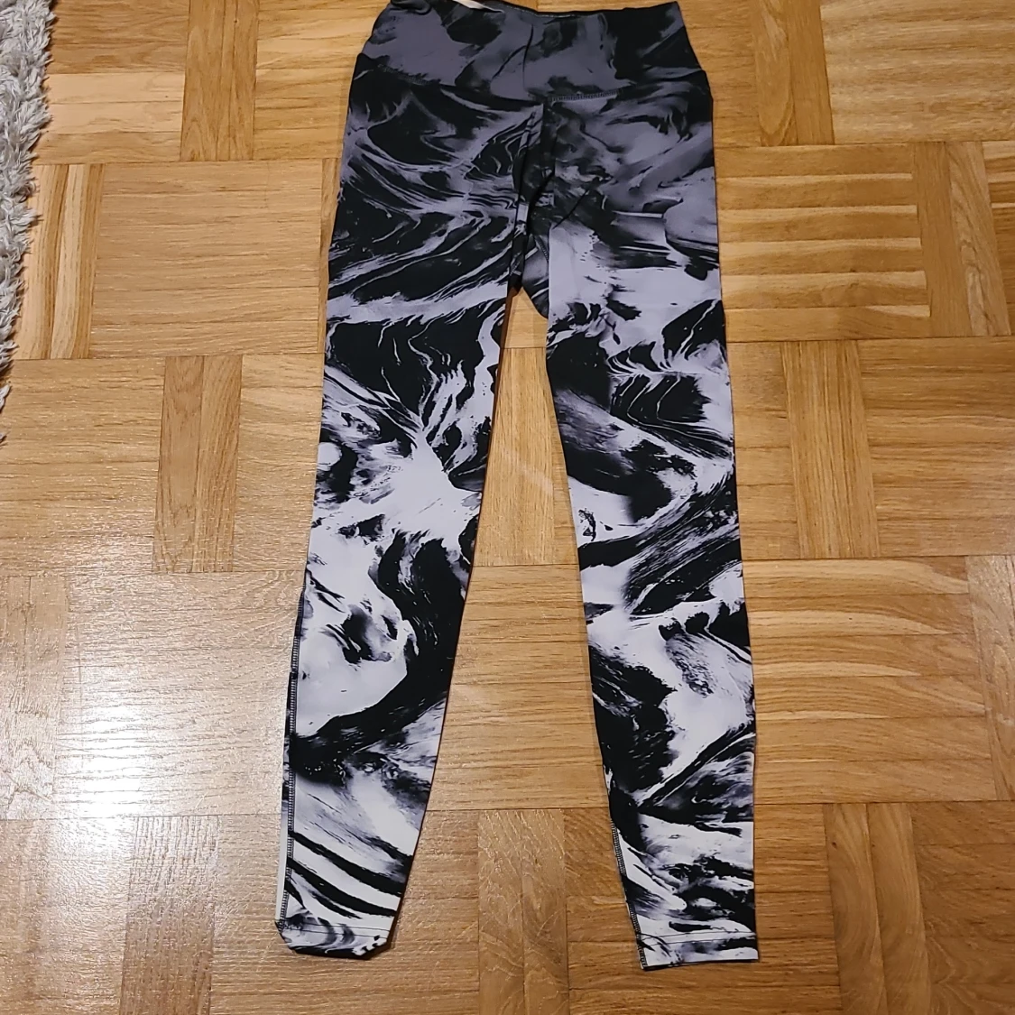 Nike Dri-Fit leggings XS svart/vit mönster