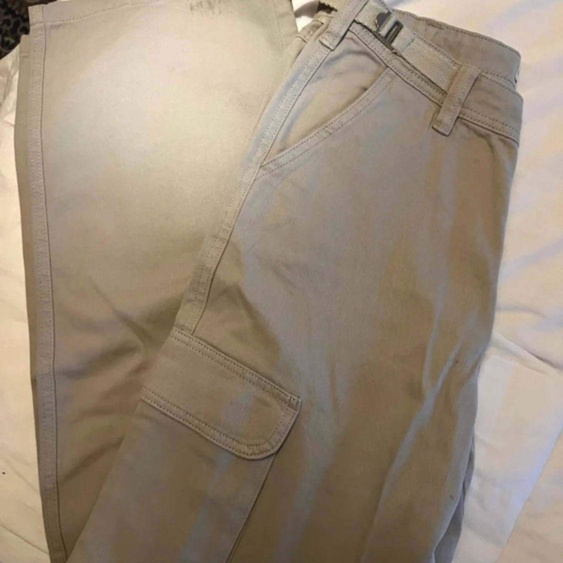 Ljus gråa cargobyxor - 2