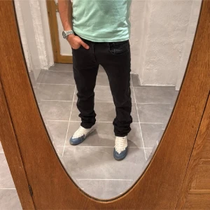 Replay jeans  - Ett par riktigt snygga byxor från Replay i storlek W31 L34 i modellen Anbbas 