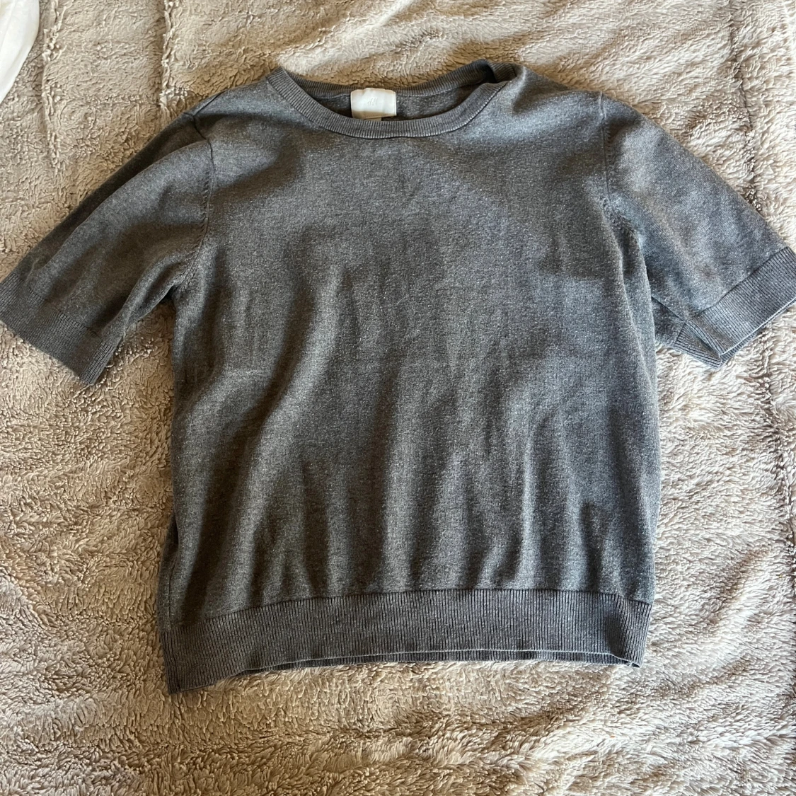 Grå stickad tröja från H&M