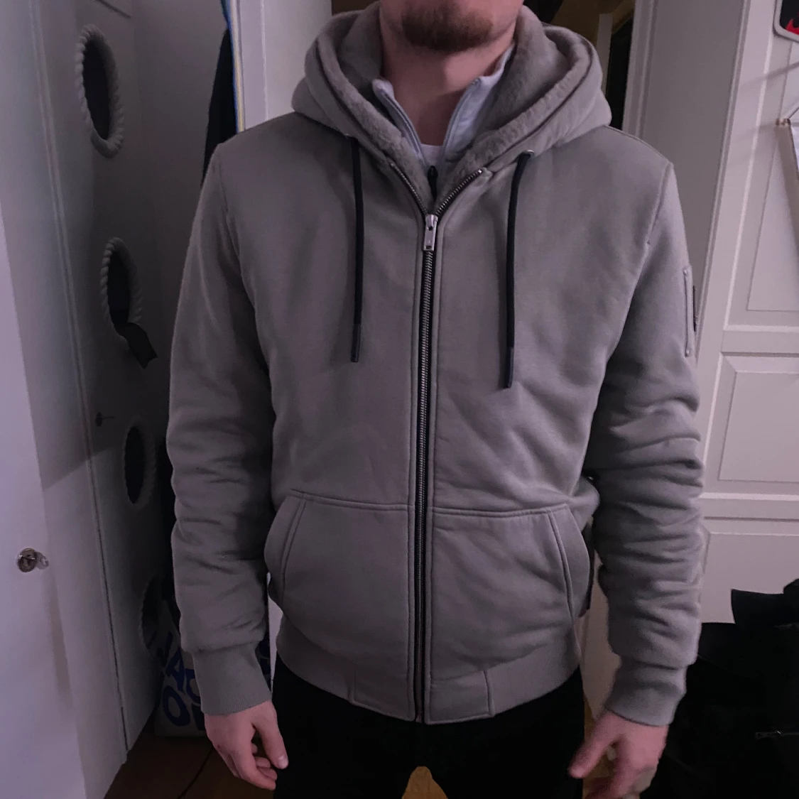 Grå ”hoodie” jacka från Moose Knuckles - 1