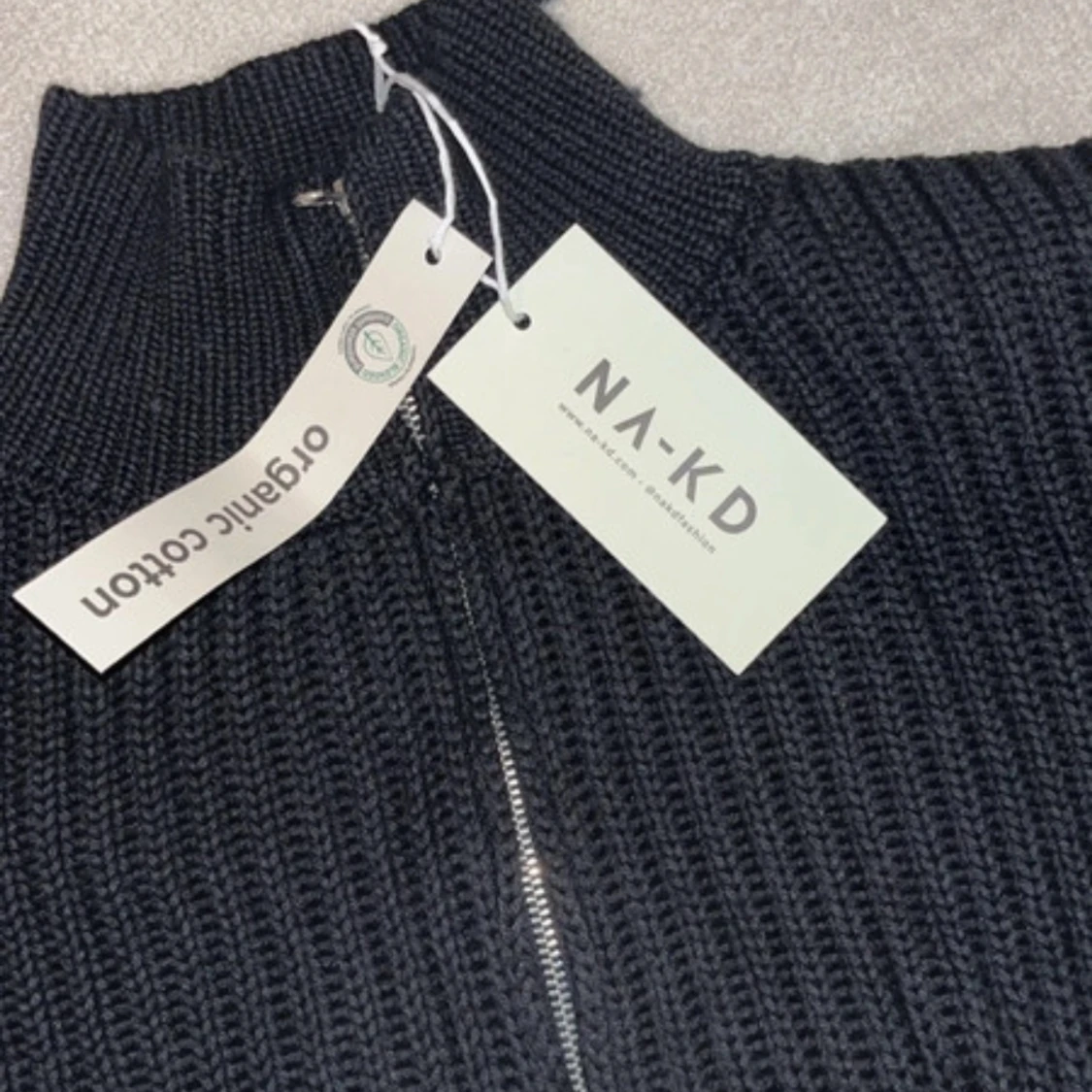 Svart ribbad half zip stickad tröja NA-KD - 2