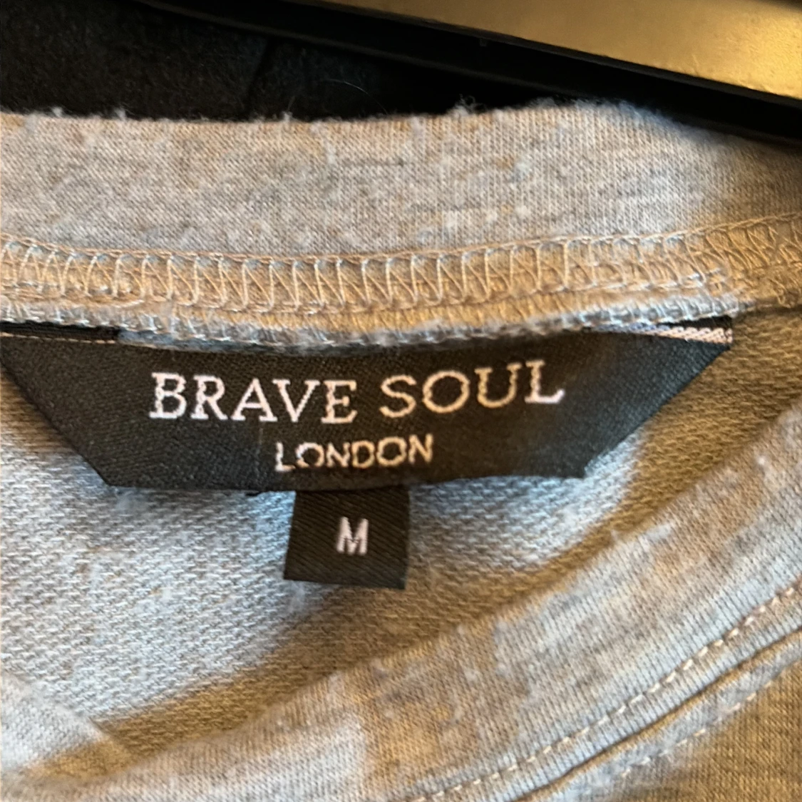 Grå sweatshirt med paljett-tiger Brave Soul - 2