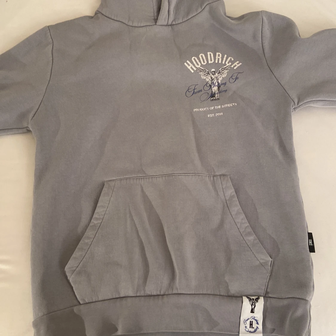 Grå hoodie från Hoodrich med ängel - 1