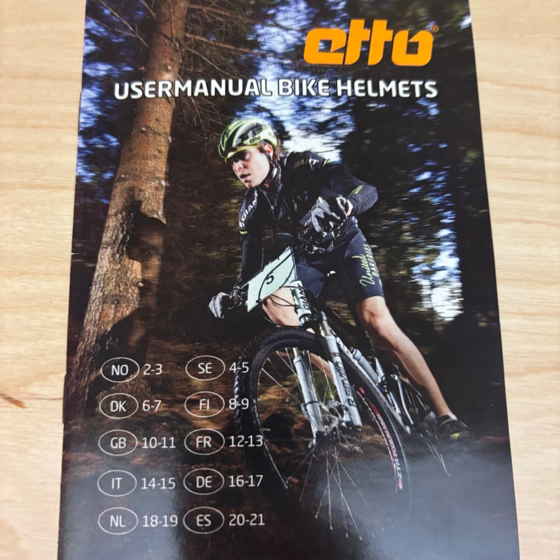 Blå och vit cykelhjälm från Etto - 4