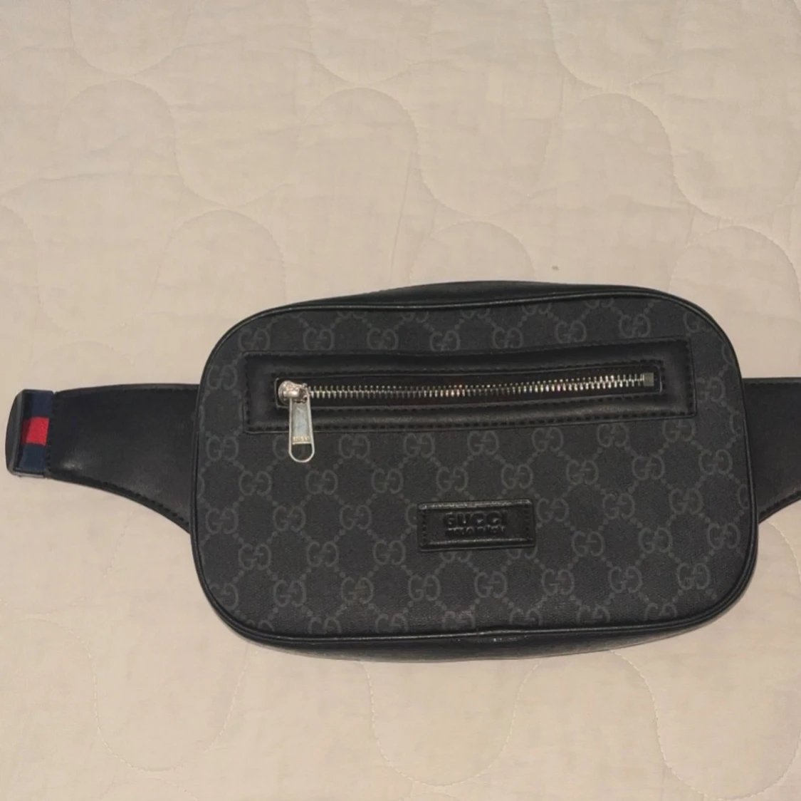 Svart midjeväska G - 1