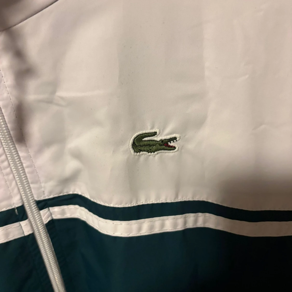 Vit och grön vindjacka från Lacoste - 2