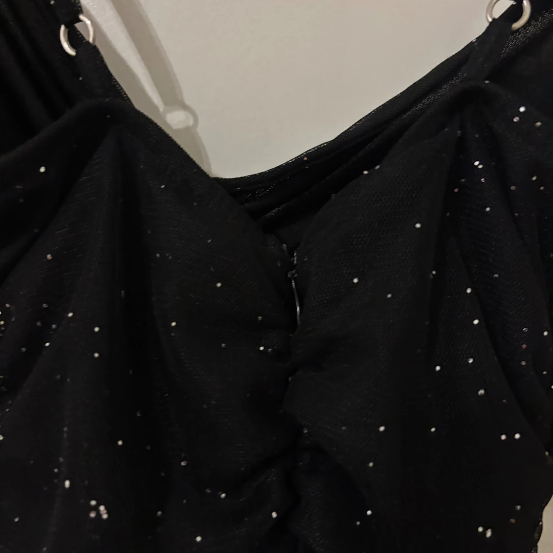 Svart glittrig kort klänning Bershka - 1