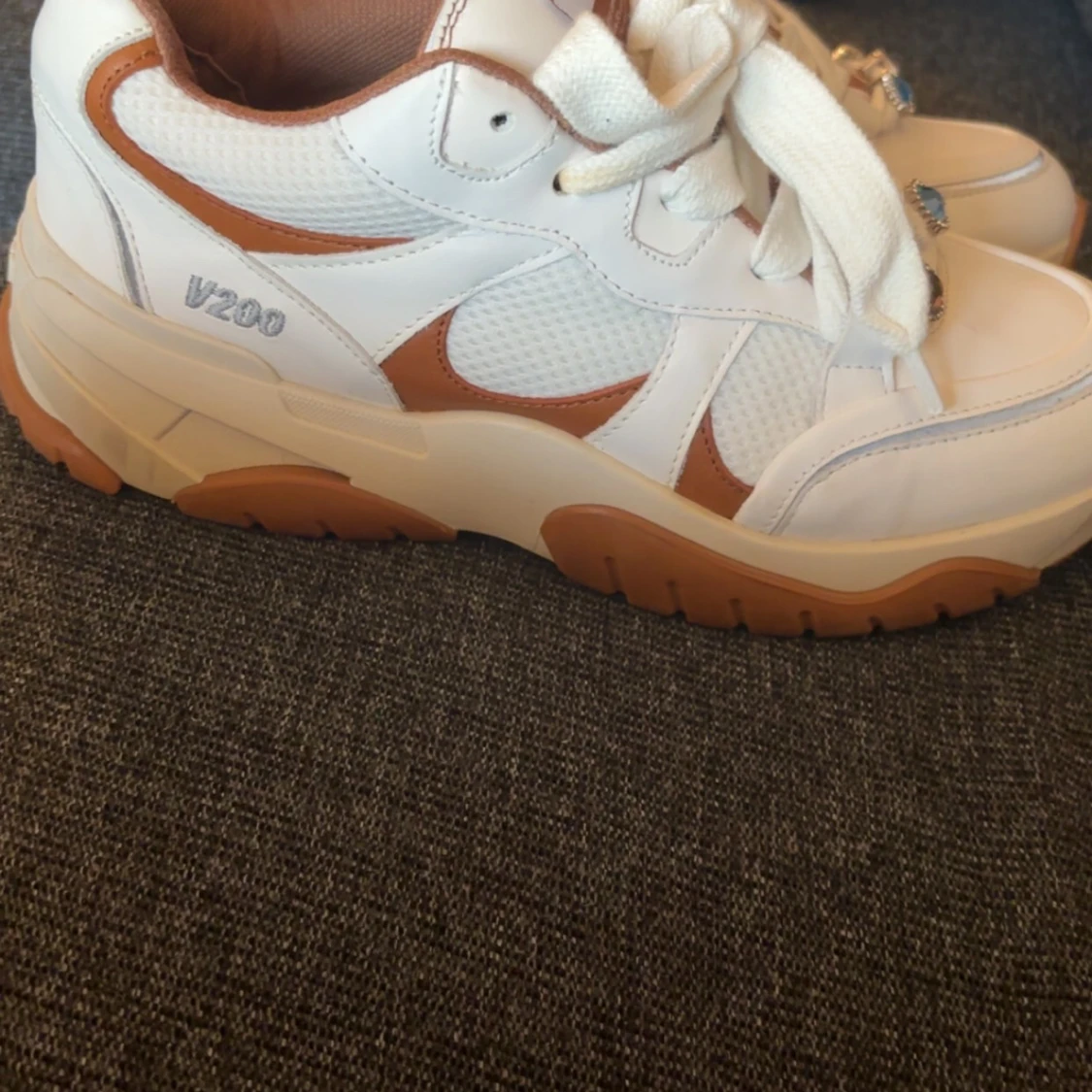 Axel Arigato V200 sneakers vit/brun - 1