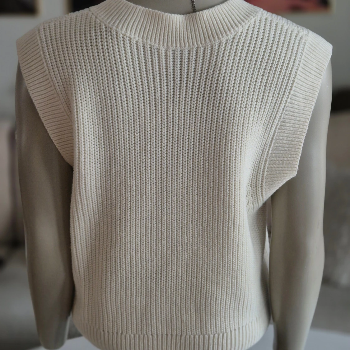 Slipover * stl S * Ärmlös v-ringad * naturvit - 2