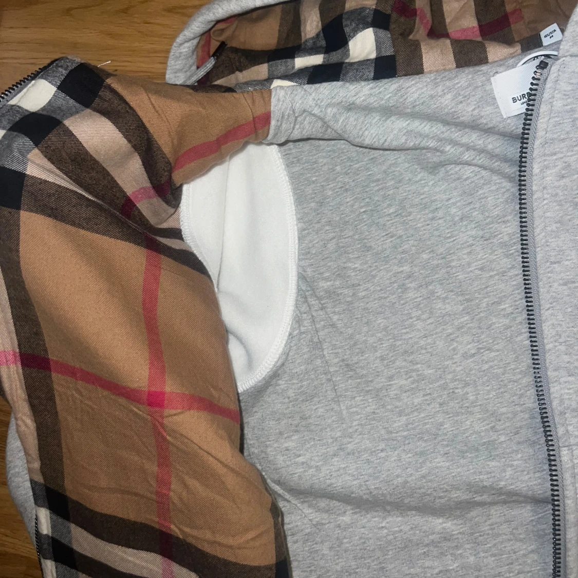 Grå Burberry hoodie - 3