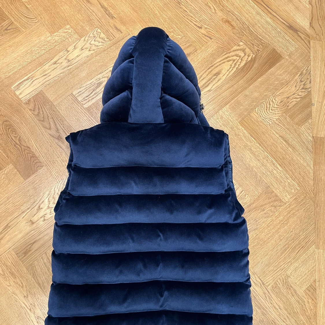 Mörkblå dunväst från Vendiera - 2