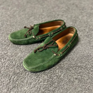 Gröna loafers  - Tja säljer nu ett par gröna loafers för endast 699kr! Pris är ej hugget i sten, hör av er i dm vid funderingar 🙌
