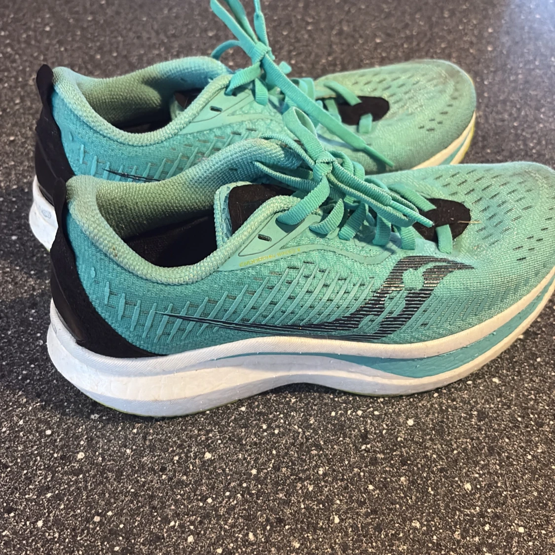 Turkosa Saucony Endorphin Speed - 1