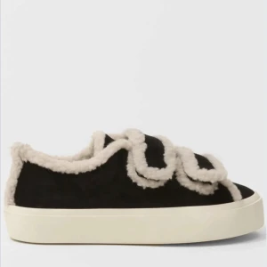 Inuikii skor - Superfina skor från Inuikii🧚🏼🧚🏼 Köptes förra vintern men kommer typ aldrig till användning så därför jag säljer💕💕skriv för mer bilder 