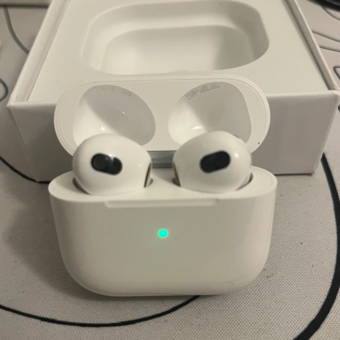 AirPods 3 - 2