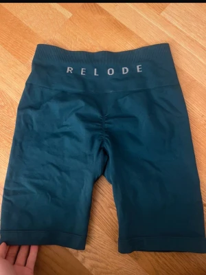 Relode shorts - Relode shorts i mycket bra skick , passar S-Xs 