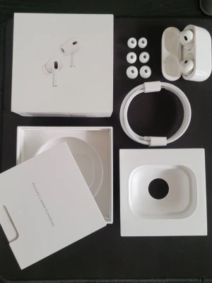 Airpods pro 2 gen 2023 - Säljer mina Airpods pro 2 gen 2023 som är i fint skicka och annda ett par gånger vid intresse hör av dig och vid snabb affär kan priset diskuteras