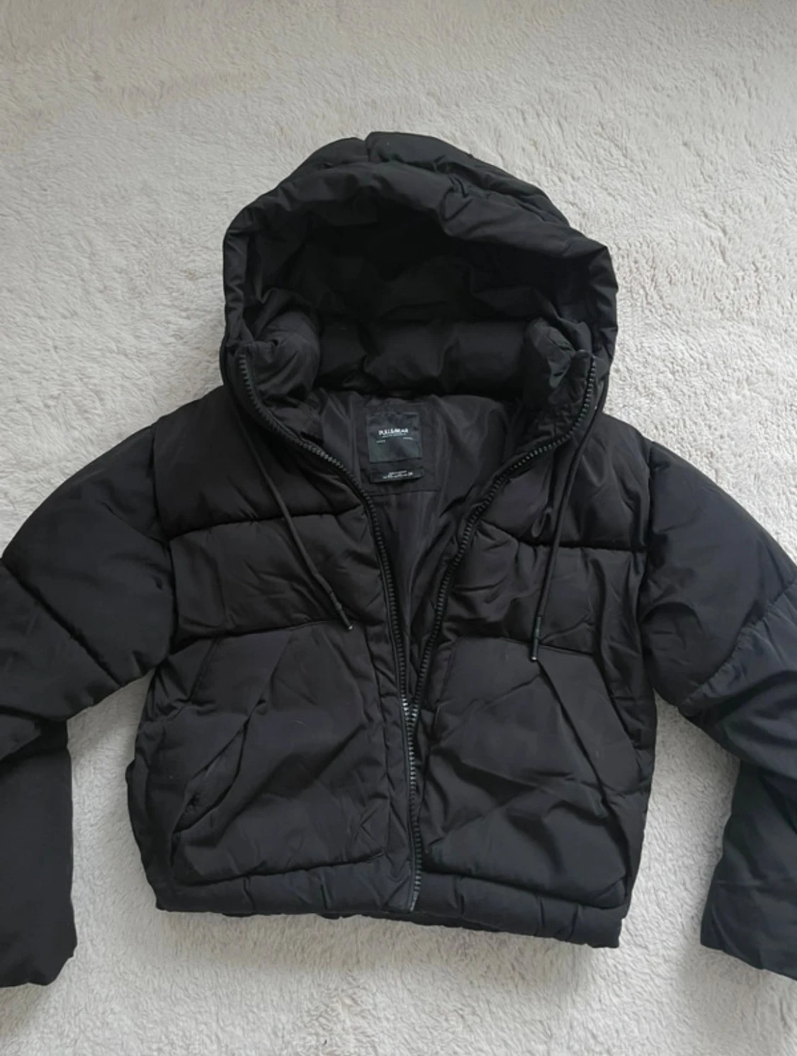 Svart pufferjacka från Pull&Bear - 1