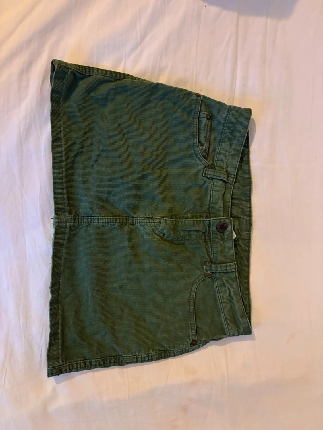 Grön manchesterkjol från H&M L.O.G.G.