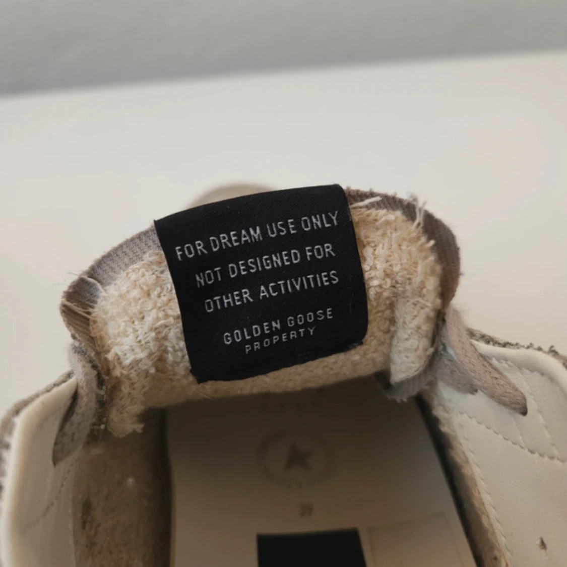 Glittriga sneakers från Golden Goose - 4