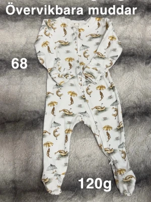 Newbie pyjamas - Sparsamt använda. Storlek 68