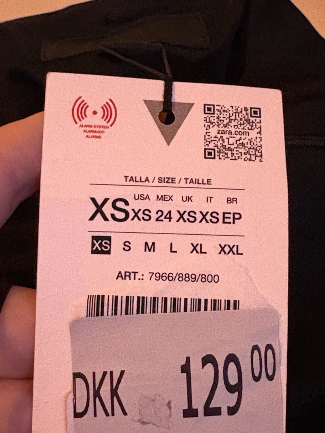 Svart korset likande halternecktopp med rosett från Zara - 4