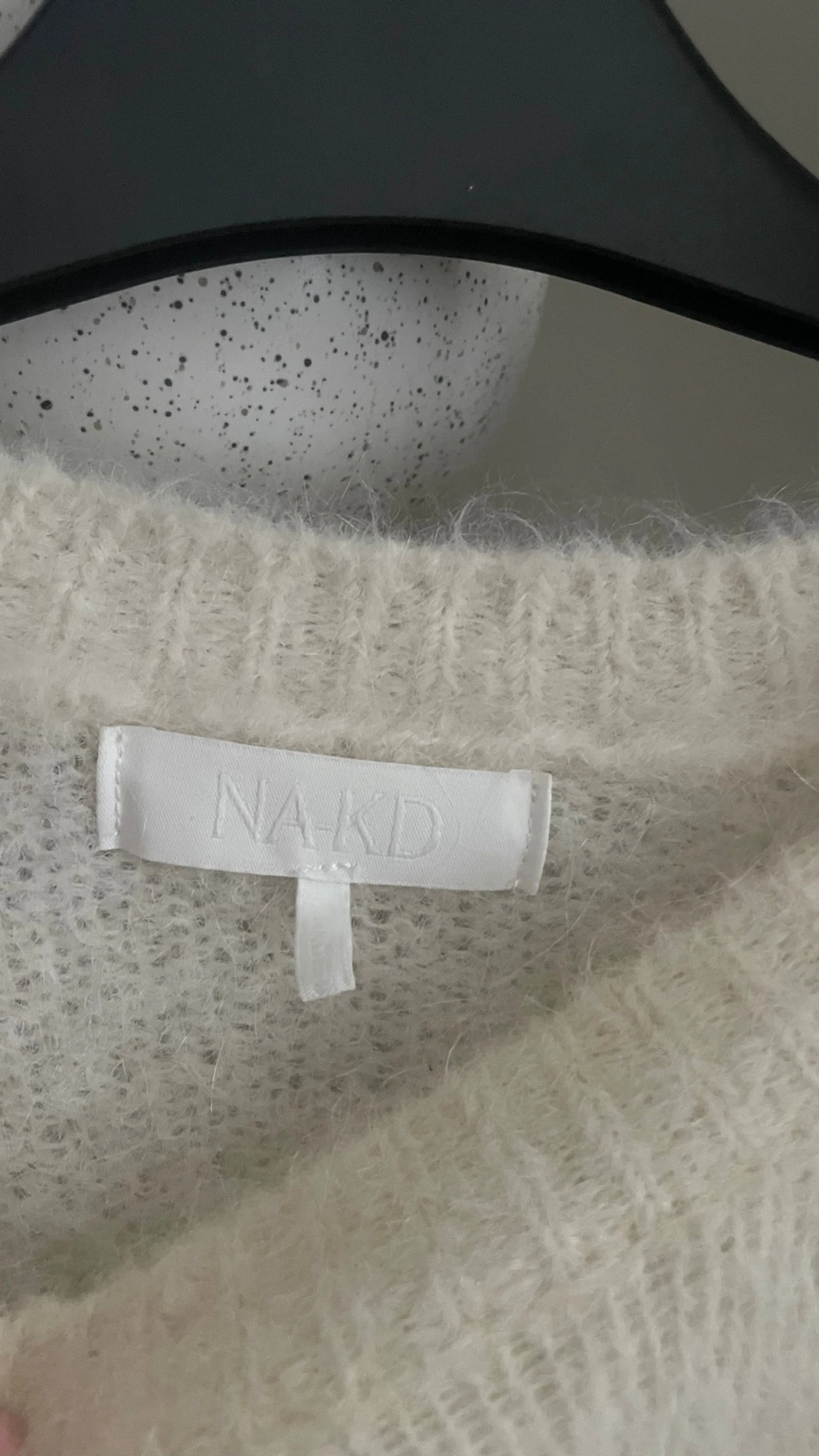 Vit fluffig stickad tröja från NA-KD - 1