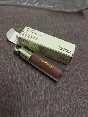 Rare beauty Liquid blush  - Helt nytt oanvänd eller öppnat. Färg: HOPE