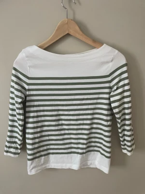 Randig långärmad topp i bomull - Vid snabbt köp går pris att diskuteras.