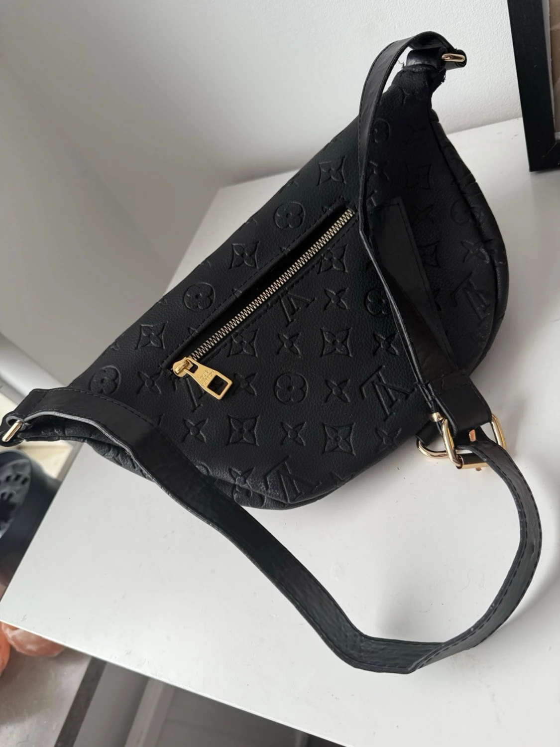 Svart supersnygg mönstrad axelväska  - 2